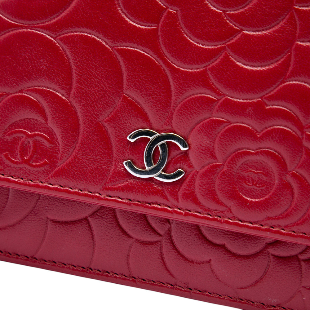 Pre-Loved Chanel CC Embossed Lambskin Camellia Wallet On Chain - Picture 5 of 7